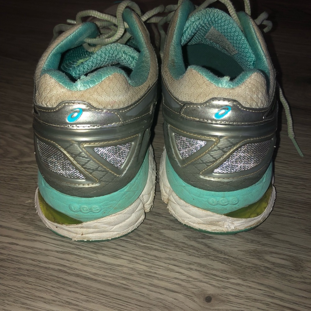 ASICS 10 - Picture 3 of 4
